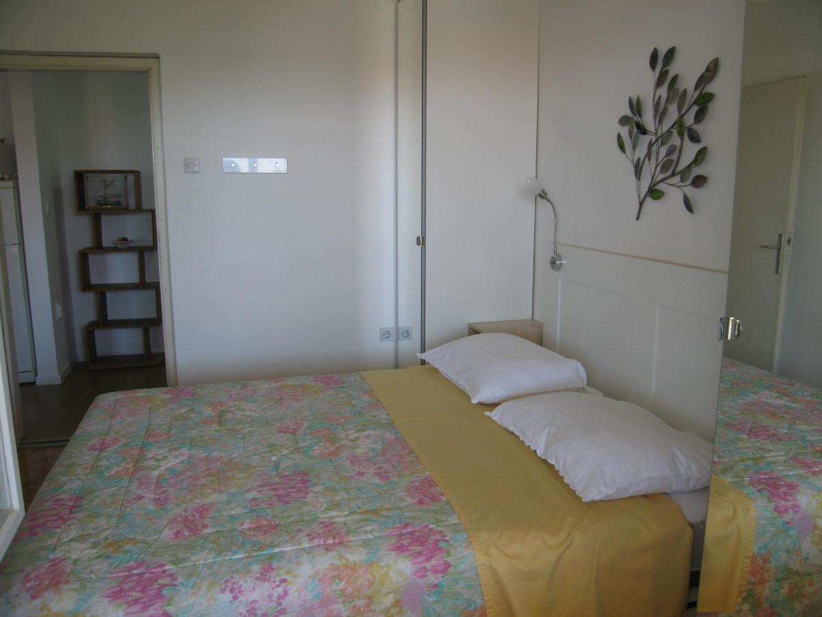 Apartment Petrinic V Pula Exterior photo