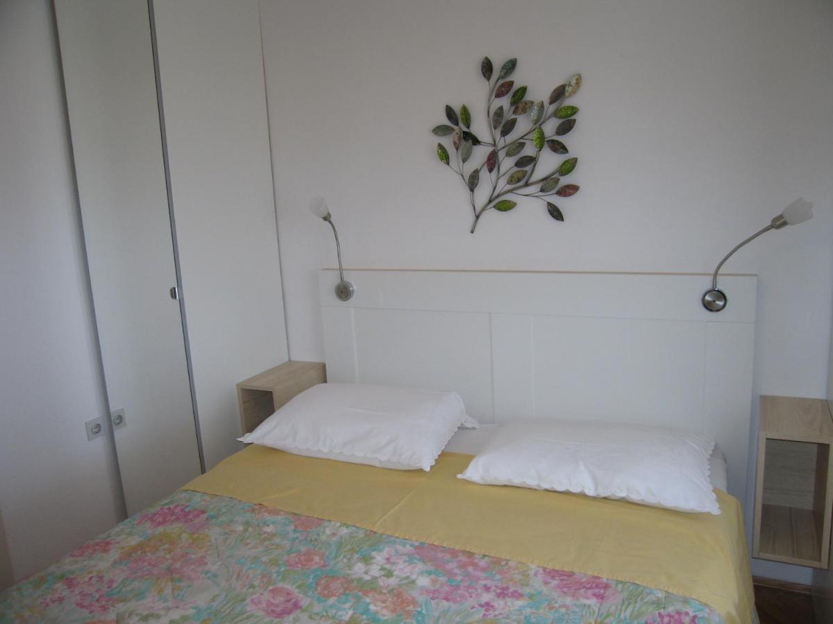Apartment Petrinic V Pula Exterior photo