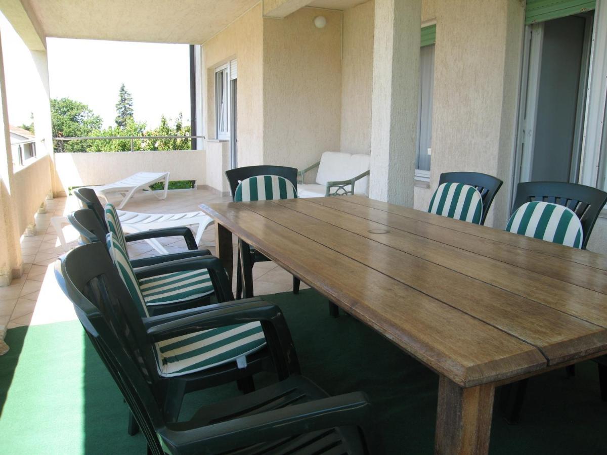 Apartment Petrinic V Pula Exterior photo