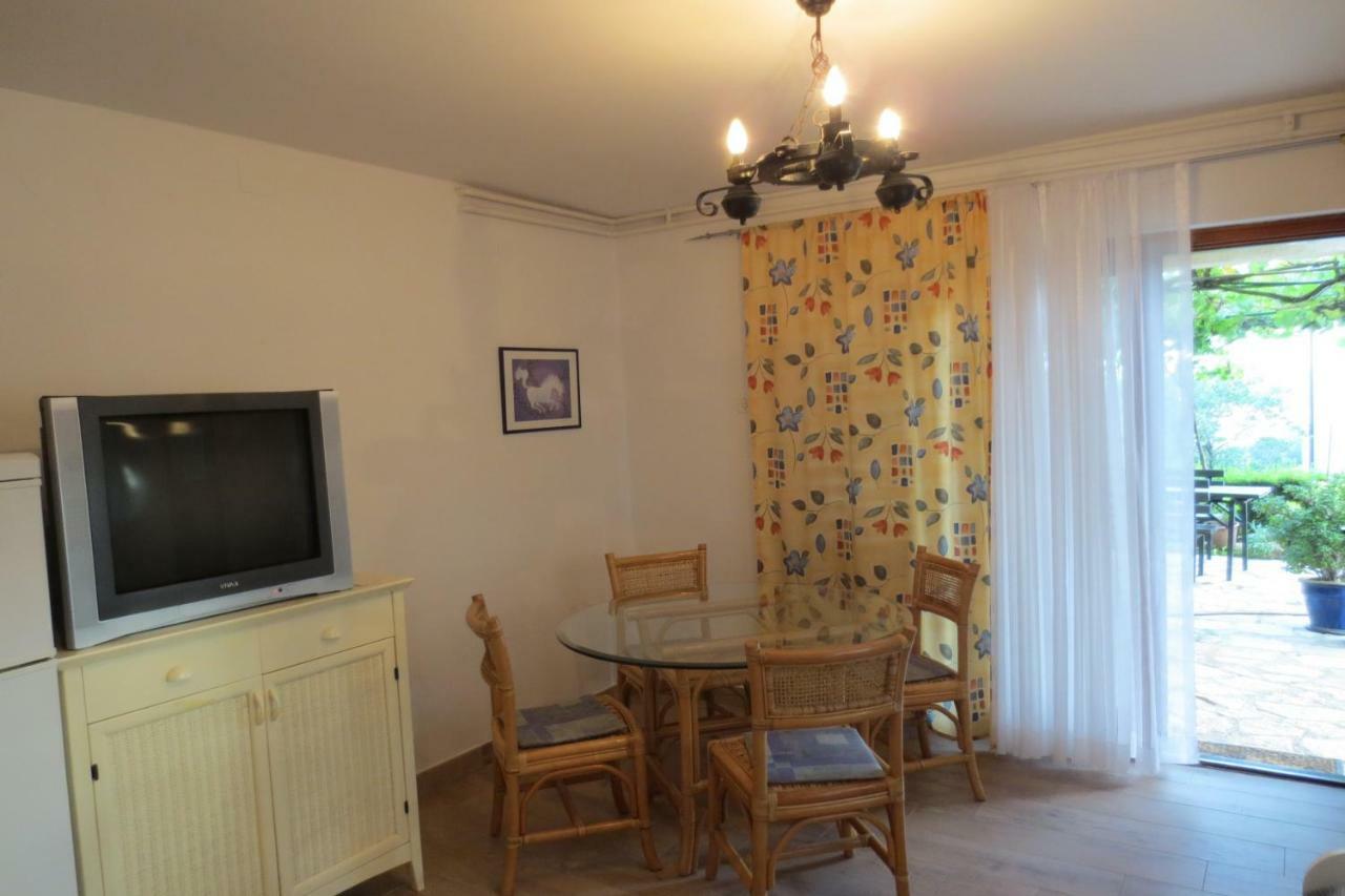 Apartment Petrinic V Pula Exterior photo