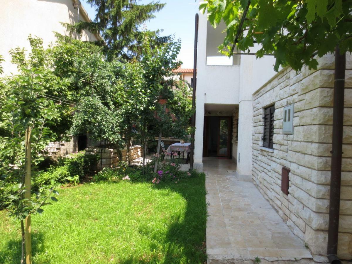 Apartment Petrinic V Pula Exterior photo