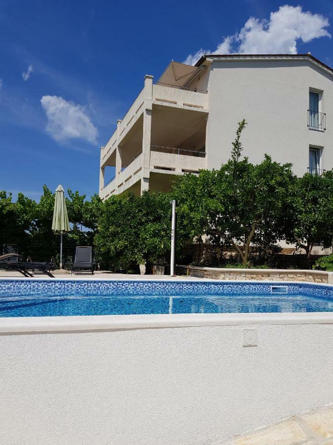 Apartment Petrinic V Pula Exterior photo