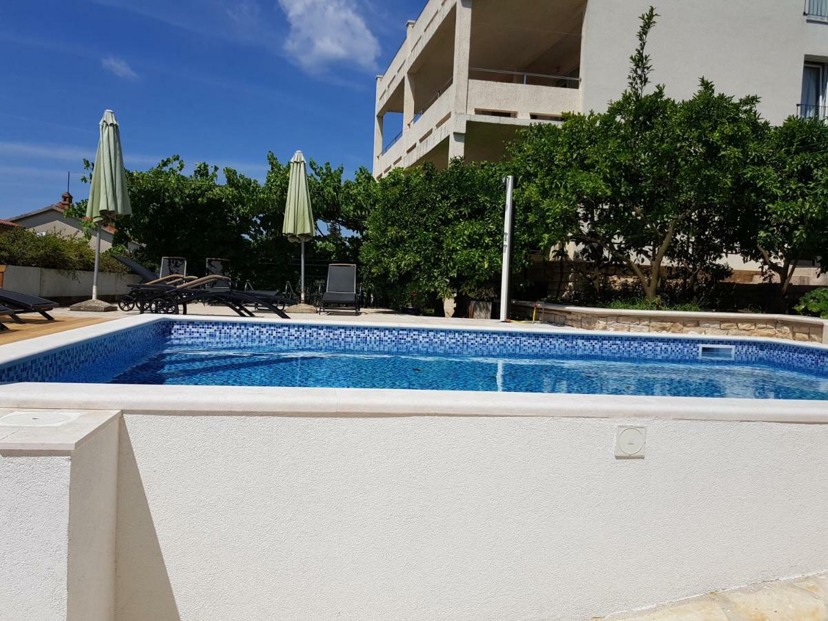 Apartment Petrinic V Pula Exterior photo