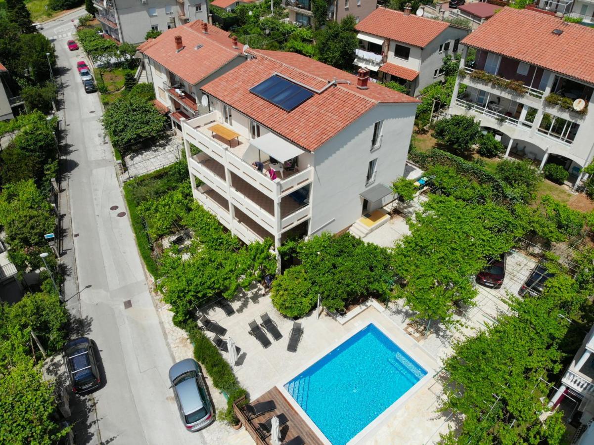 Apartment Petrinic V Pula Exterior photo